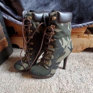 Heeled Camo lace up boots